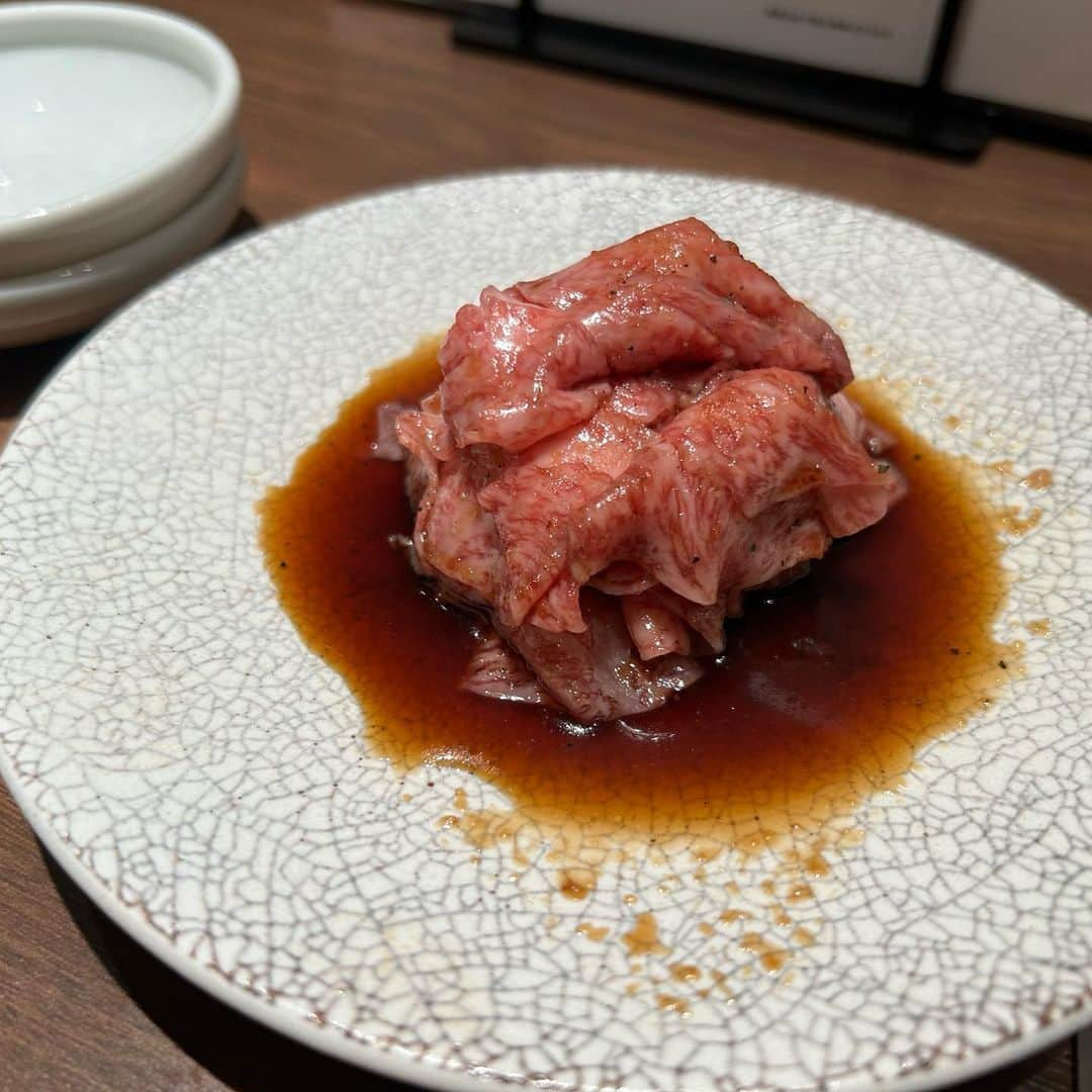 はるちゃんさんのインスタグラム写真 - (はるちゃんInstagram)「#焼肉ホルモンうしごろ銀座店  弟と行ってきた😋 全部美味しかったしランチでこれだけ食べれて満足😚 ホルモンが苦手な人も楽しめる正肉コースにした🍖  ホルモンの看板を掲げてる焼肉うしごろで圧倒的な“肉力”で正肉も楽しめるのもポイント◎  #pr    #銀座焼肉 #焼肉 #焼肉ランチ #うしごろ#銀座ランチ #銀座 #銀座グルメ #東京グルメ #グルメ #焼肉好き #いいね返し #l4l #f4f #lunch #ginza #ginzalunch #ushigoro #グルメ好きな人と繋がりたい #グルメ女子 #東京ランチ」9月27日 22時33分 - haru_323