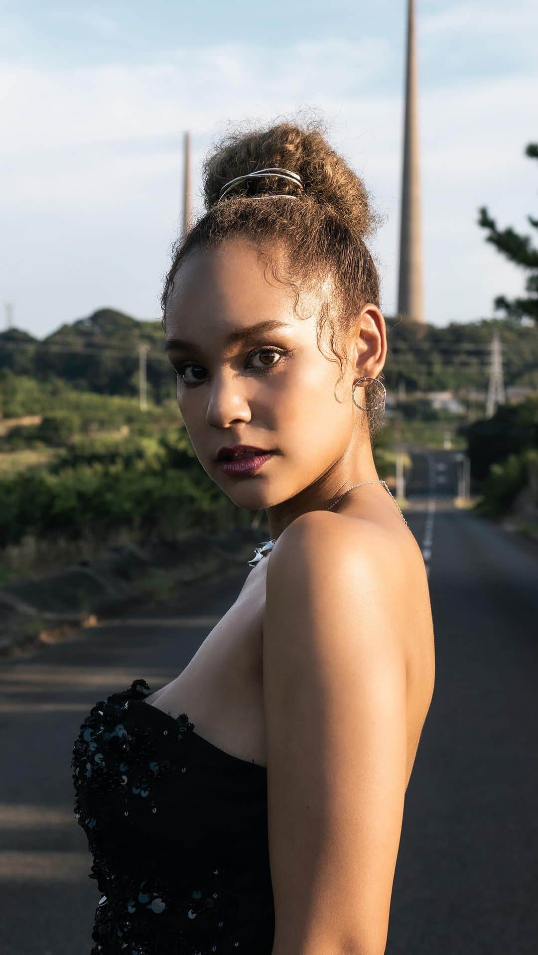 宮本エリアナのインスタグラム：「Step into the new page🌬️🍃🫧  💍 @four_seven_nine_   #actor#actress#model#fashion#dress#mood」