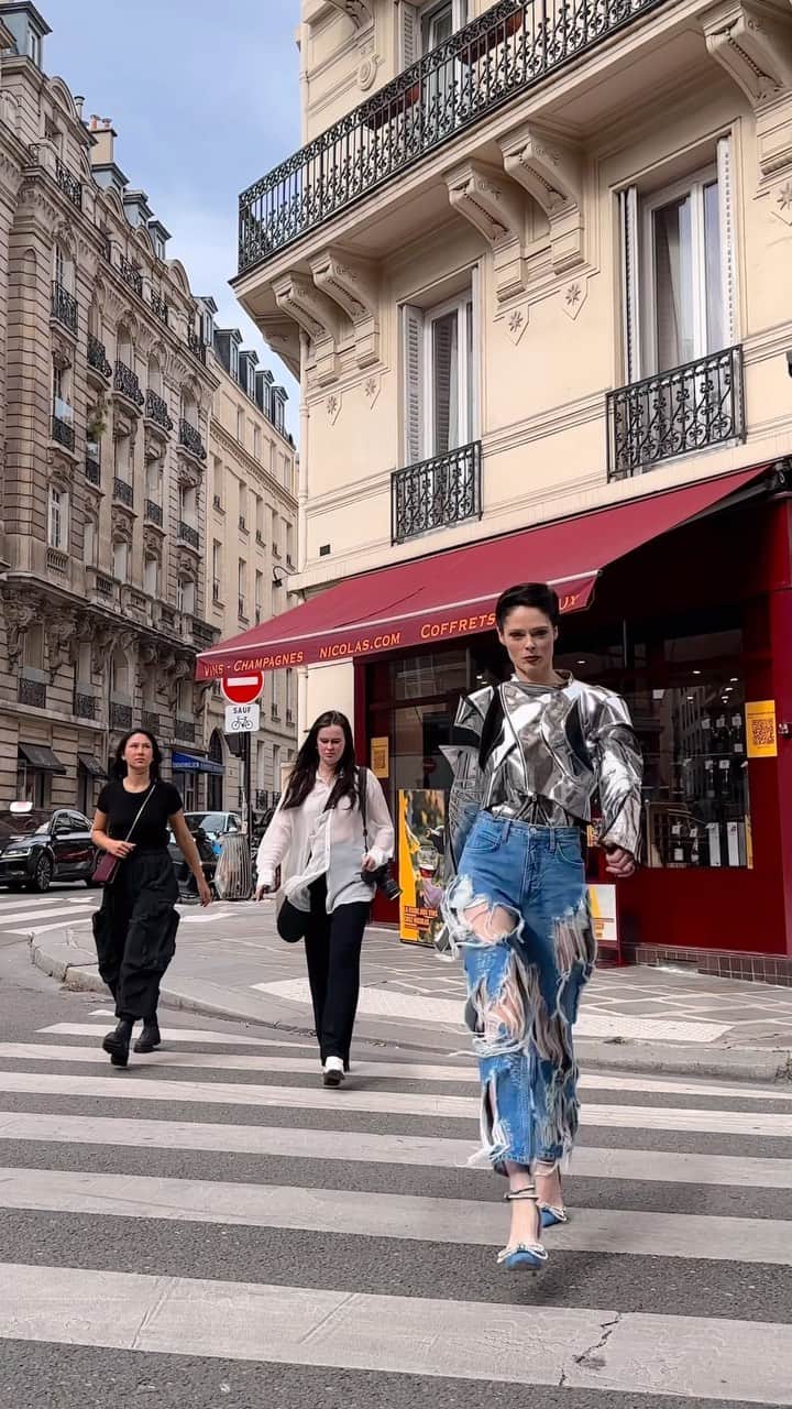 ココ・ロシャのインスタグラム：「Had to resurrect this sound for another fashion week, WYA @britneymnsn?」