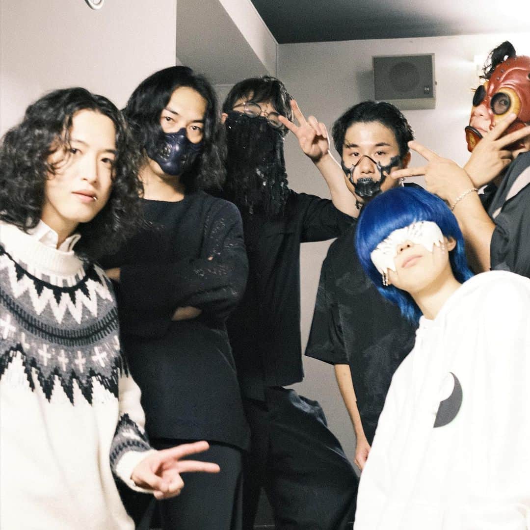 キタニタツヤのインスタグラム：「. yamaさんとライブしてきた EV乗ったことないんだけど、ヒョンデKONA実物見たらかなり興味出てきてしまった…」