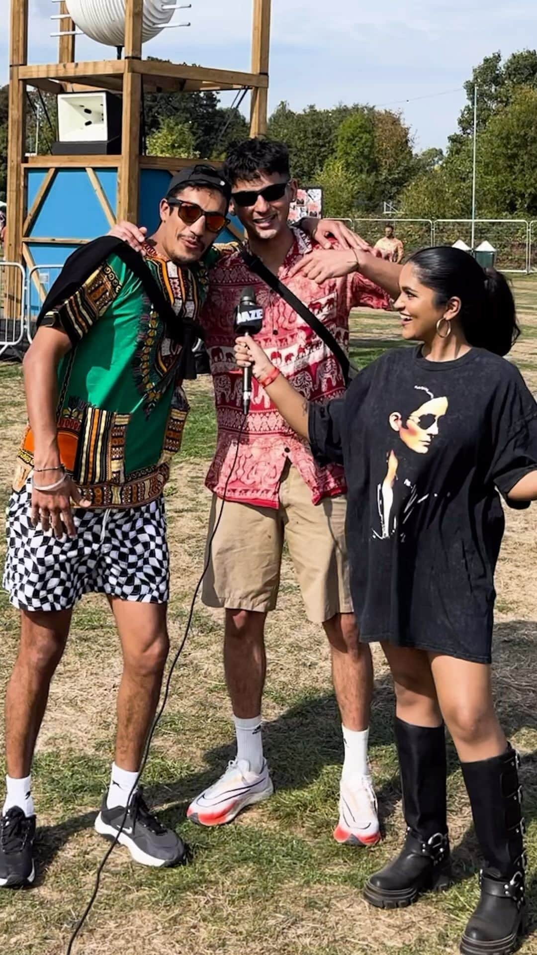 のインスタグラム：「Ready for some @waterworksldn? 💦 #DazedClub member and host @sinthiafanupdates interviews the DJs and festival goers at this celebration of independent electronic music culture. Watch to find out who they wanted to see the most, what they call a banger, and who they would put on their dream line-up.  📹 @zia_potgieter98, edit @goncalotrigo  #waterworks」