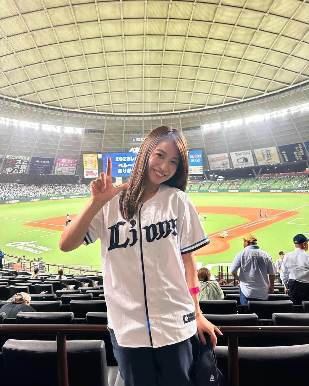 山口清香さんのインスタグラム写真 - (山口清香Instagram)「ホーム最終戦！勝利！🦁💙  選手の皆様、関係者の皆様、そしてファンの皆様 お疲れ様でした！✨  2023シーズンも終わりが近づいてきましたね、、寂しいなあ。  #埼玉西武ライオンズ #ライオンズ #野球 #野球観戦 #ライオンズチャンネル」9月27日 23時04分 - sayaka__yamaguchi_