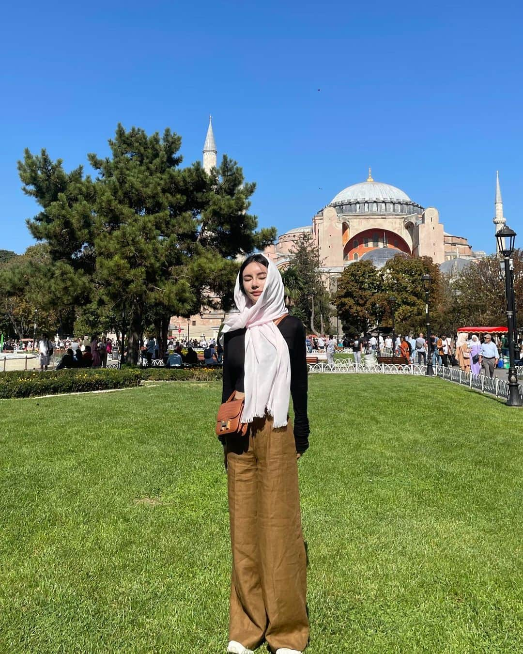 キム・イムのインスタグラム：「🙏🏻  #istanbul #turkey #holiday #ootd」