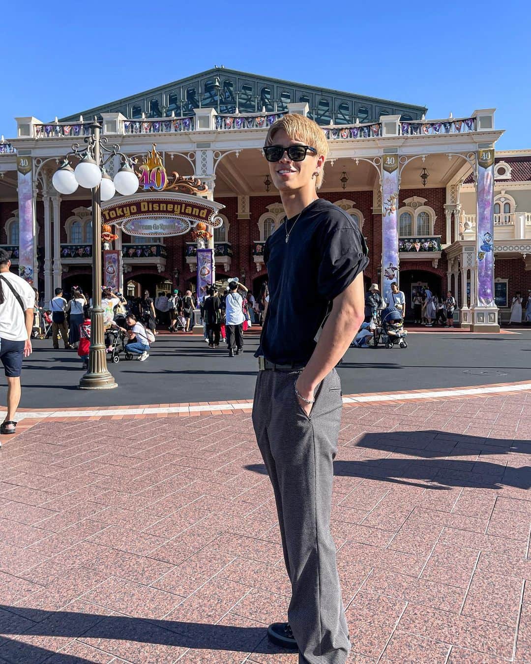 白鳥大珠のインスタグラム：「いつかのディズニー 夜からで十分と感じてしまうお年頃🤔 #tokyodisneyland」