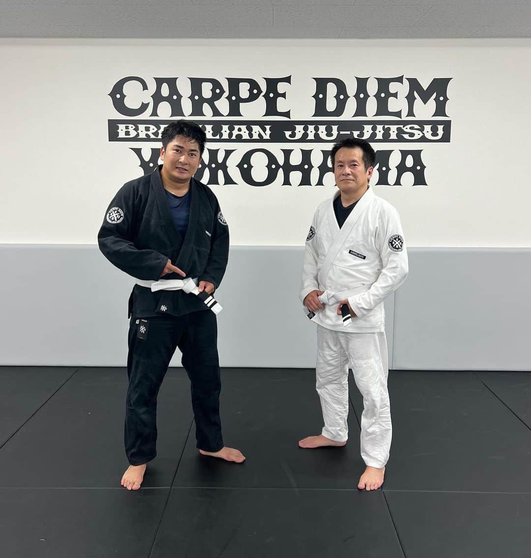 青木優也のインスタグラム：「本日ストライプ2本目を頂きました！ こうやって目に目える形で成長を実感できるのも嬉しいけど、練習した事をスパーリングで出来た時は何ものにも代え難い嬉しさがあるから、楽しいんですよね…！！  #柔術 #カルペディエム横浜」
