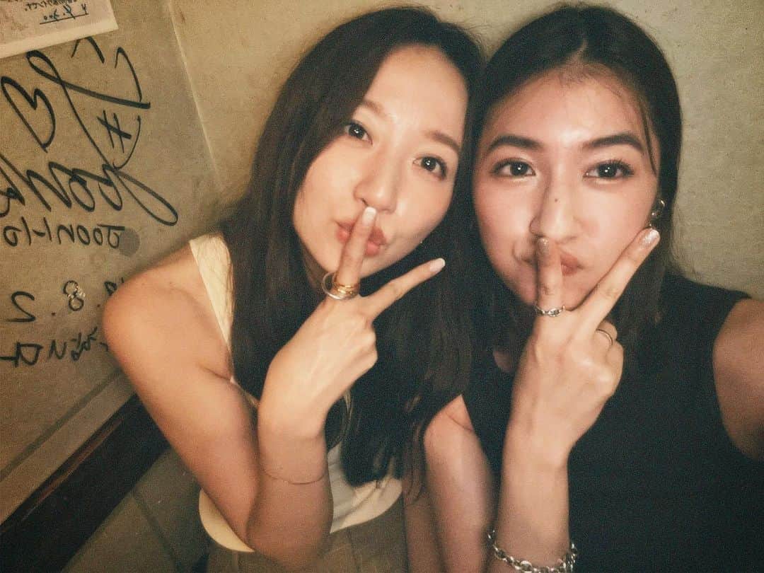 のインスタグラム：「貴重なデルモ仲間。🦌 #たまにはすごいプライベートなやつ載せてみる#ほろ酔いだね」