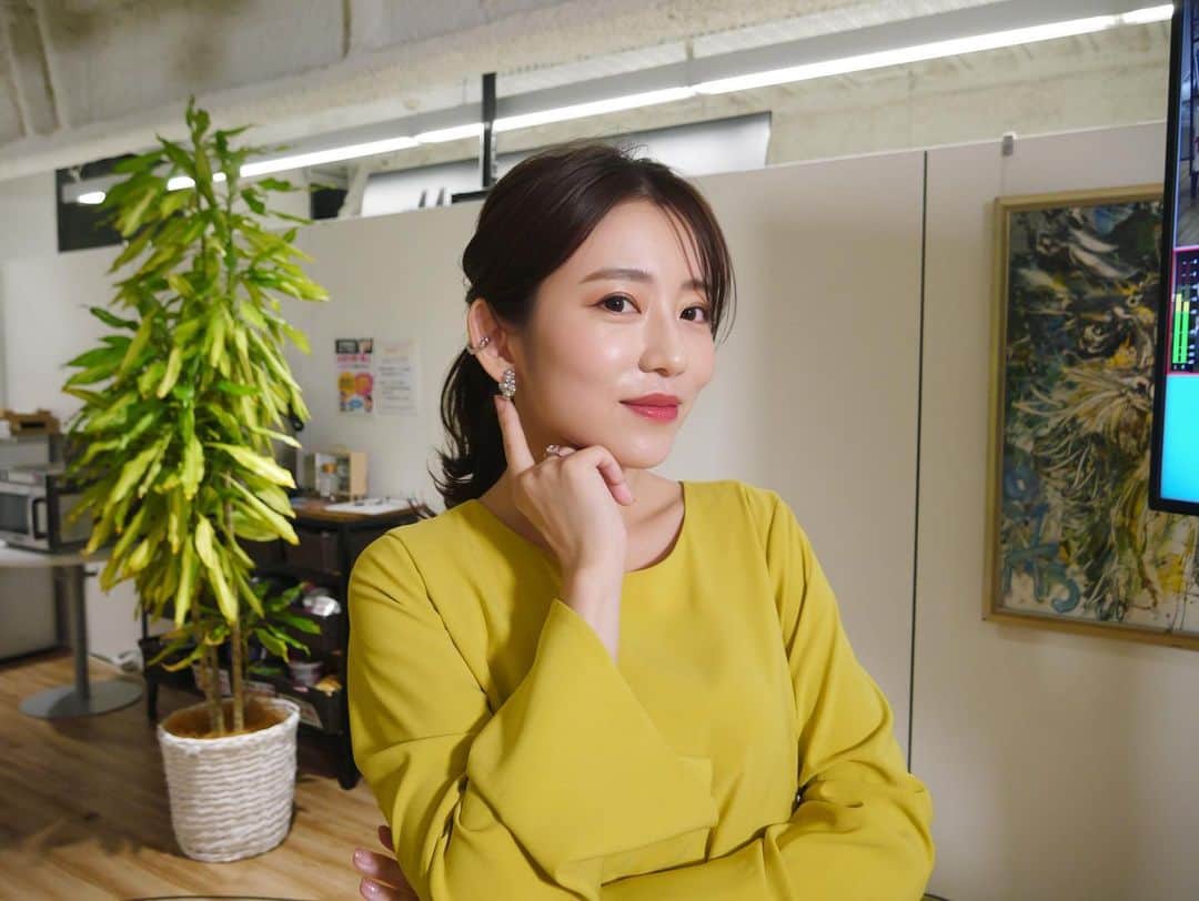 伊藤みくのインスタグラム：「⁡ ⁡ GSTVのYouTubeライブに出演しました！ ⁡ ピアリングを紹介したんだけど ⁡ 耳につけてるコチラ🫧🫧🫧 ⁡ 可愛くてオシャレだし リアルに狙ってます♡ ⁡ ⁡ ⁡ ⁡ ちなみに⁡指輪は去年の自分の誕生日に gstvで買ったものでーす💍」