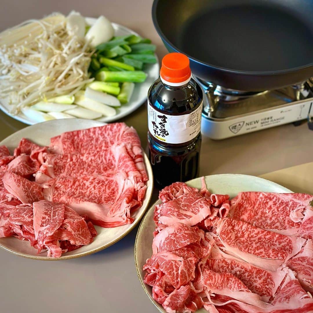 パク・ヨンインのインスタグラム：「우당탕탕 도쿄 집 밥 라이프.🍚 저 따뜻한 밥 너무너무 잘 먹고 잘 지내고 있어요.😜 모두모두 보고싶어요.❤️」
