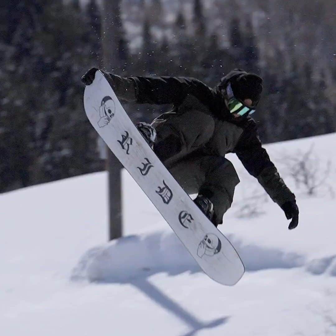 hurleyのインスタグラム：「The crew putting our new snow collection to the test 💯  Shop the Chill Zone Collection at the link in bio.」