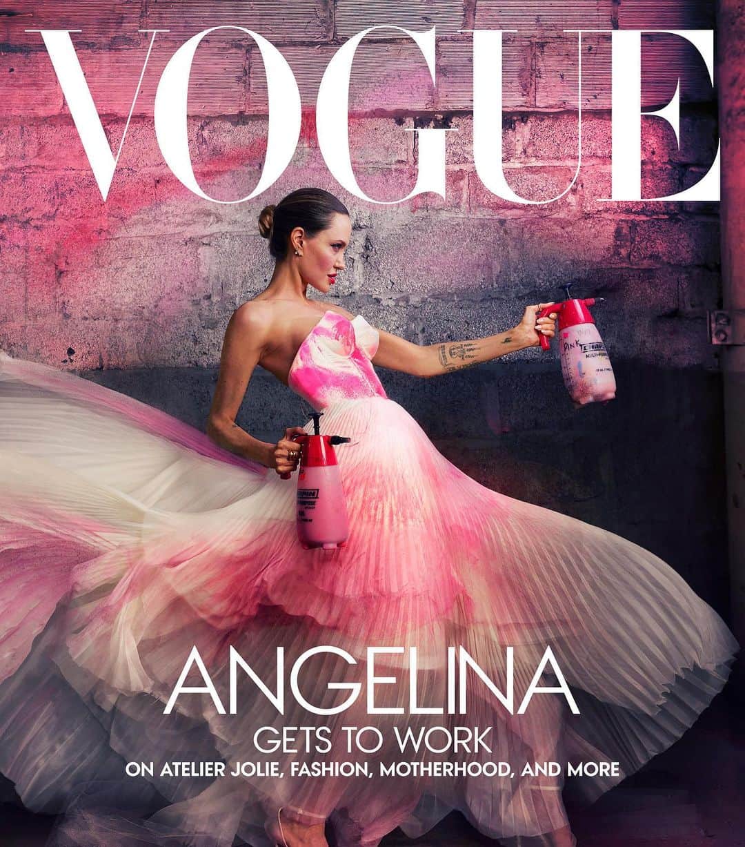Just Jaredさんのインスタグラム写真 - (Just JaredInstagram)「Angelina Jolie is on the cover of Vogue's new issue and she's talking all about the aftermath of being "hurt," not feeling like herself for the past 10 years, and her policy on her children joining her on red carpets. Tap this photo at the LINK IN BIO to find out everything she shared. #AngelinaJolie Photos: Annie Leibovitz/Vogue」9月27日 23時50分 - justjared