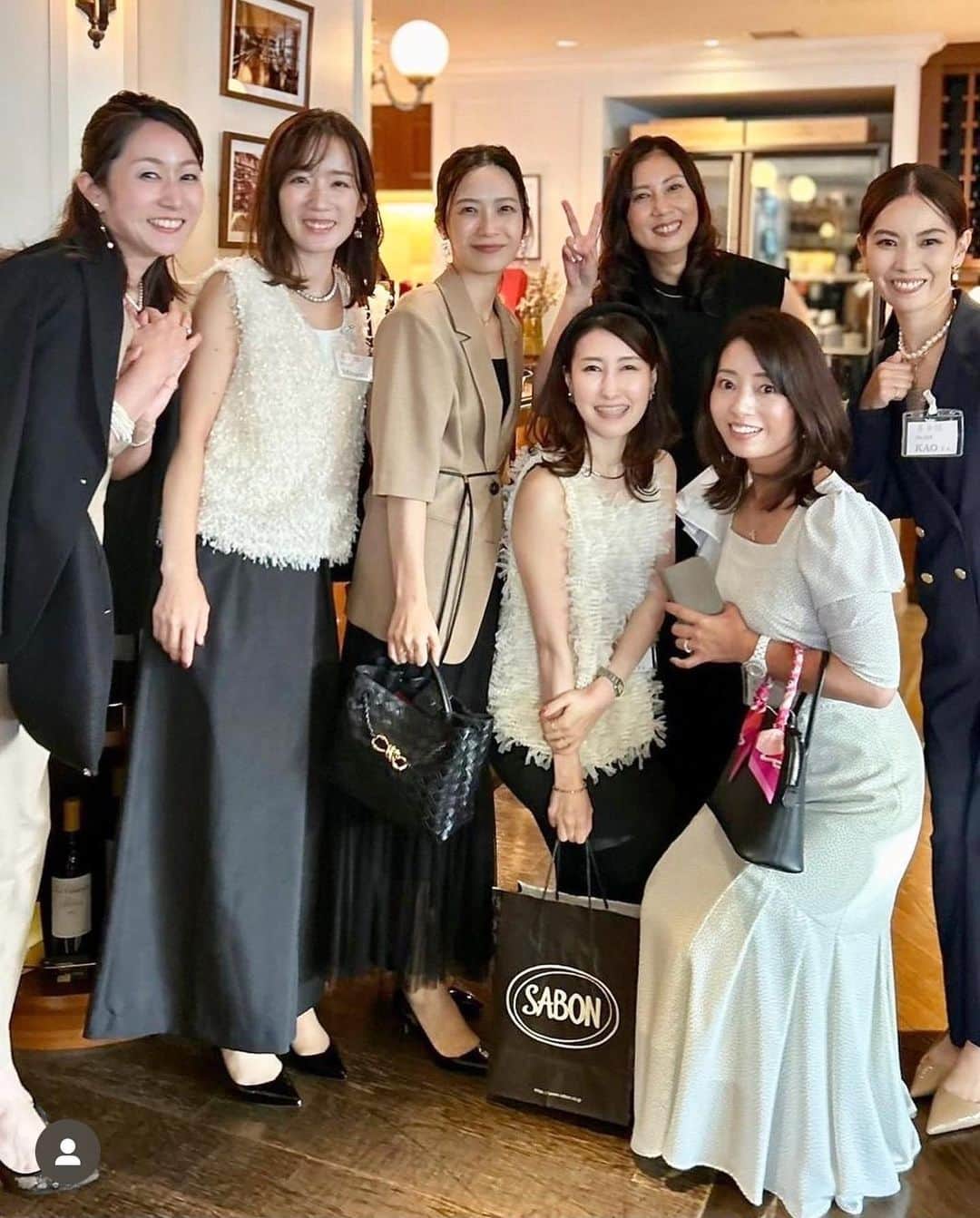 Hikari Noguchi 野口 光のインスタグラム：「マリソル美女組オフ会写真✨  素敵なお写真を共有いただきました🙇‍♀️ ご一緒くださった皆さま、ありがとうございます！  @marisolmagazine  @shop_marisol  @caveslegrand_jp   #ChampagneBollinger #ボランジェ #ボランジェロゼ #winetostyle #働く40代はマリソル #マリソル #Marisol美女組 #マリソル美女組 #ルグラン東京」