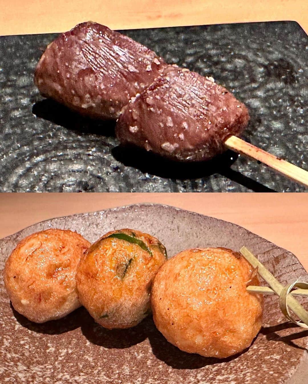 秋山具義さんのインスタグラム写真 - (秋山具義Instagram)「神楽坂『焼鳥 茜』。 ⁡ 林裕太大将の焼鳥とお料理の大ファンで、今日も全てが最高に美味しかった！ へべすが入った手羽先、素晴らしかった！ わさびにグリーンレモンピールが爽やかで美味しくて、わさびの新たな可能性を感じました！ 鹿児島出身の茜さんのさつま揚げも大好きすぎです！ 炭火が香ばしい、飲める親子丼、大オススメです！ ⁡ ⁡ 【お料理と〆】 ささみの湯引き 柿と春菊の白和え 胸肉 茹で落花生 砂肝の銀皮のやわらか煮 さつま揚げ(玉葱と胡麻、韮と人参、クミンとチーズ) 神楽南蛮の肉詰め オレンジチェリーという品種のほおずき 手羽元おろしポン酢 炭火が香ばしい飲める親子丼 鶏節塩そぼろミニ茶漬け ⁡ 【串】 ささみさび焼き わさびにグリーンレモンピール せせり 銀杏 手羽先 へべす入り 砂肝 山椒の香り やげん軟骨 ちょうちん  #焼鳥茜 #具義焼鳥2023 #具義丼2023 #具義神楽坂2023」9月28日 0時00分 - gugitter