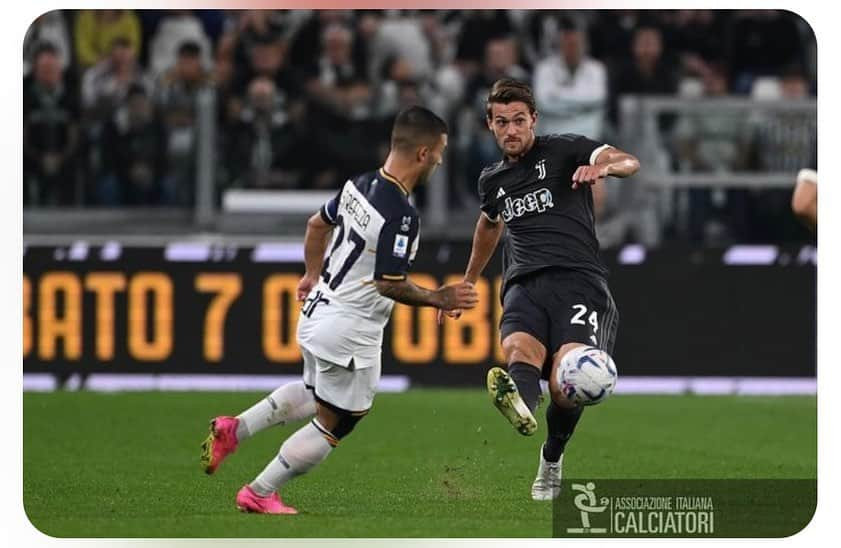 ダニエレ・ルガーニのインスタグラム：「3 points at home ⚽️ ⚔️」