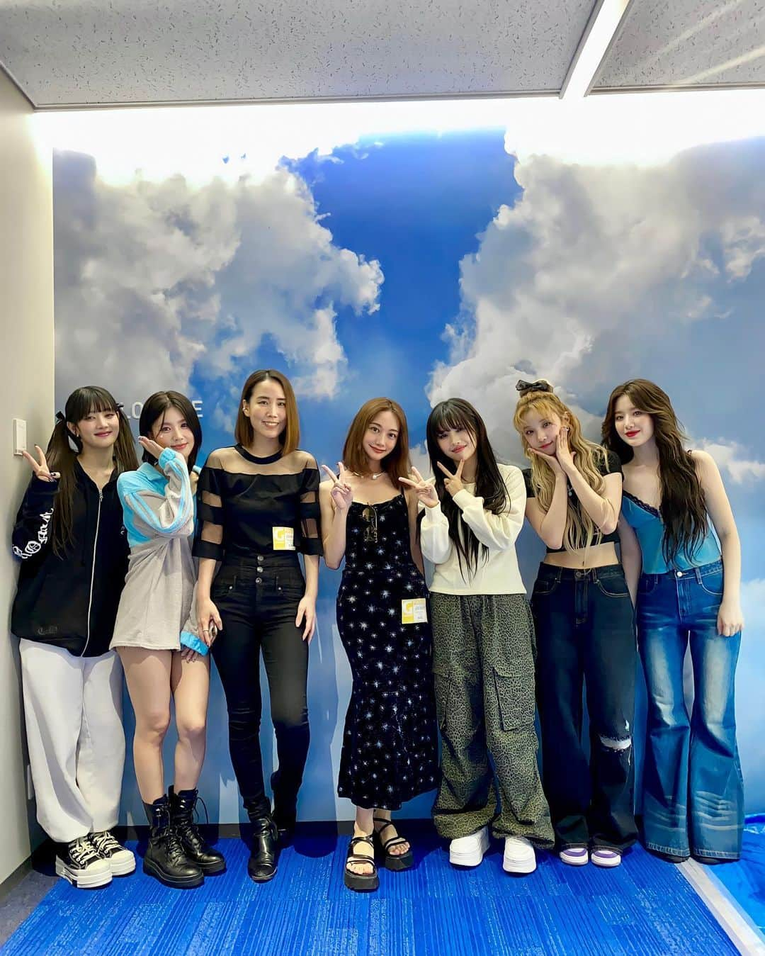 momonaさんのインスタグラム写真 - (momonaInstagram)「너무 너무 귀여웠어💙💙 행복한 시간🐬🐬 @official_g_i_dle #iam_freety」9月28日 0時10分 - momona0517