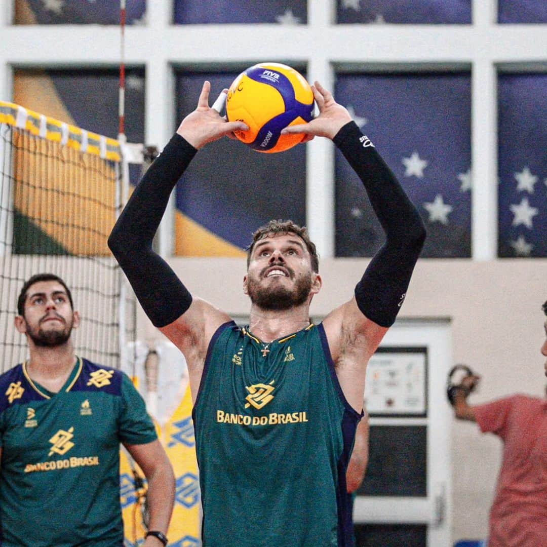 のインスタグラム：「Pré-olímpico chegando....  "A melhor preparação para amanhã é fazer o seu melhor hoje" Foco, Força e Fé 👊🙌🇧🇷  📸: @vi_antunesfotografia」