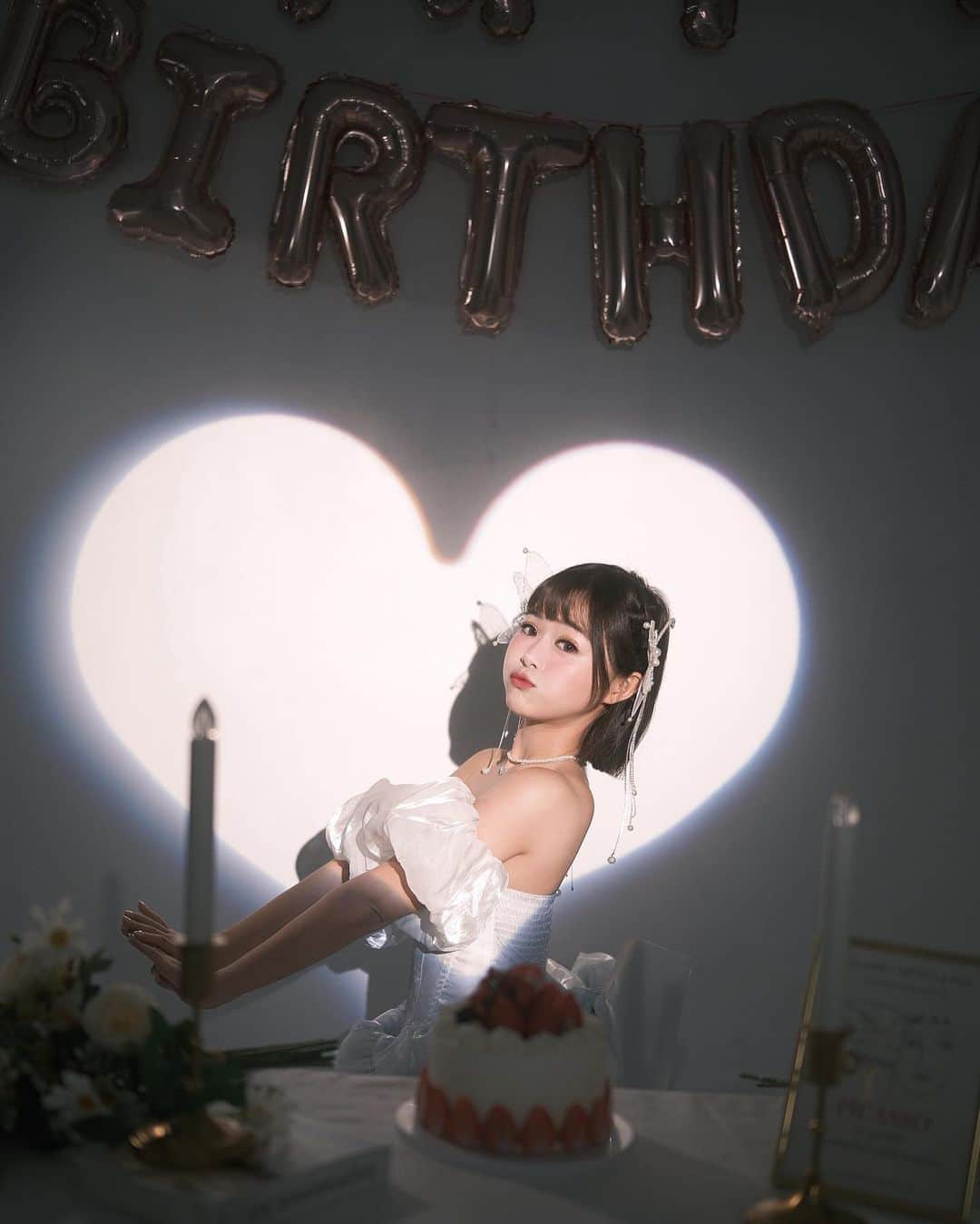 徐薇涵（Wei Han Xu）のインスタグラム：「其實我是今天生日啦🎂 謝謝大家今年的愛戴 我而立了🫶🏻🫶🏻🫶🏻  📷 @alex7052」