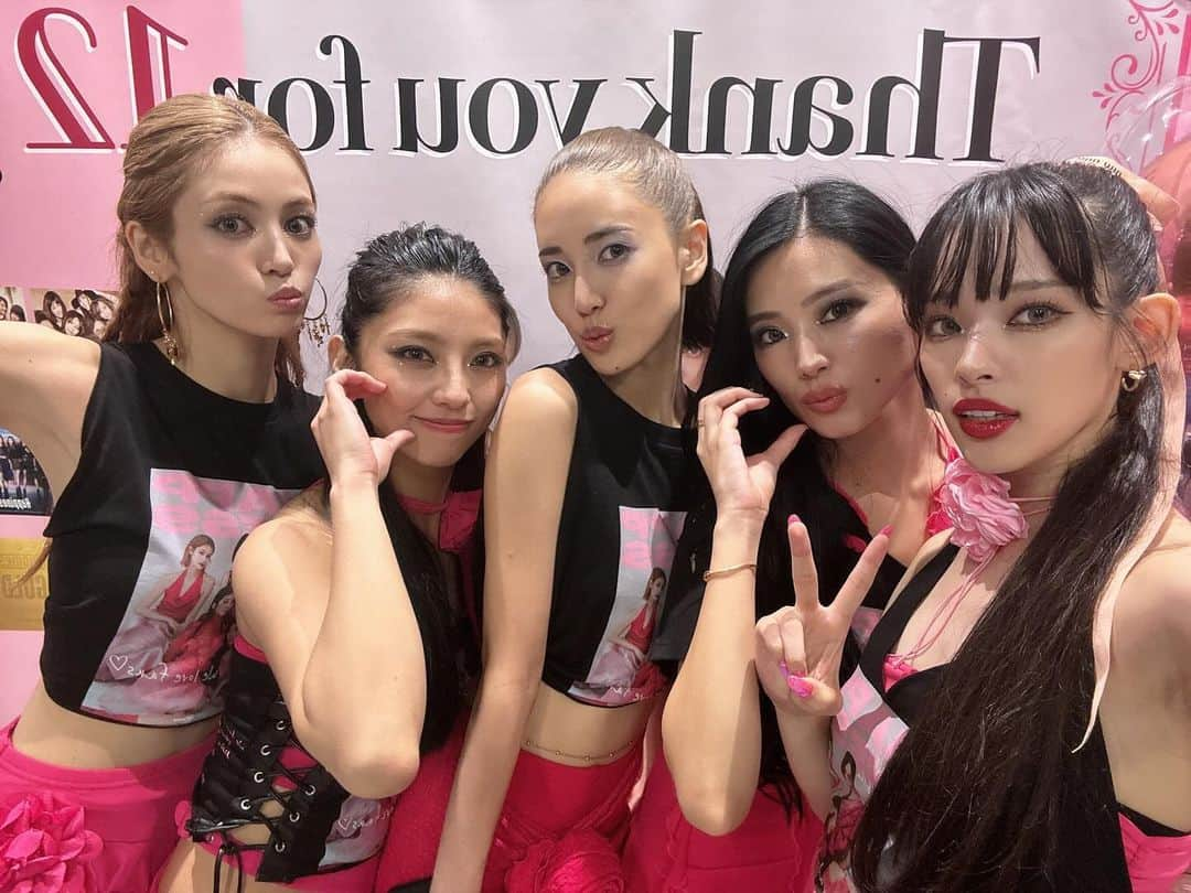 MIYUUさんのインスタグラム写真 - (MIYUUInstagram)「Happiness  私の人生を美しく彩ってくれた Group。 皆んなと過ごした日々、 経験が本当に私にとって 大事な宝物です。。 Happinessという素敵な グループのメンバーになれて 良かったです。  @fujiikaren_official  @im_sayaka_official  @ruri_kawamoto_official  @kaede_  どんなに辛いこともこのメンバーがいたから乗り越えられたと思います。 最高のメンバーに出逢えて幸せでした。 みんなありがとう。  そして最後に皆に会えて 最高の姿で終えれたことが 本当に本当に幸せでした。  私達を輝かせてくれてありがとう。 この先もHappinessの 音楽は生き続けてくれたら嬉しいです🩷  2023.09.26」9月28日 0時24分 - immiyuu_official