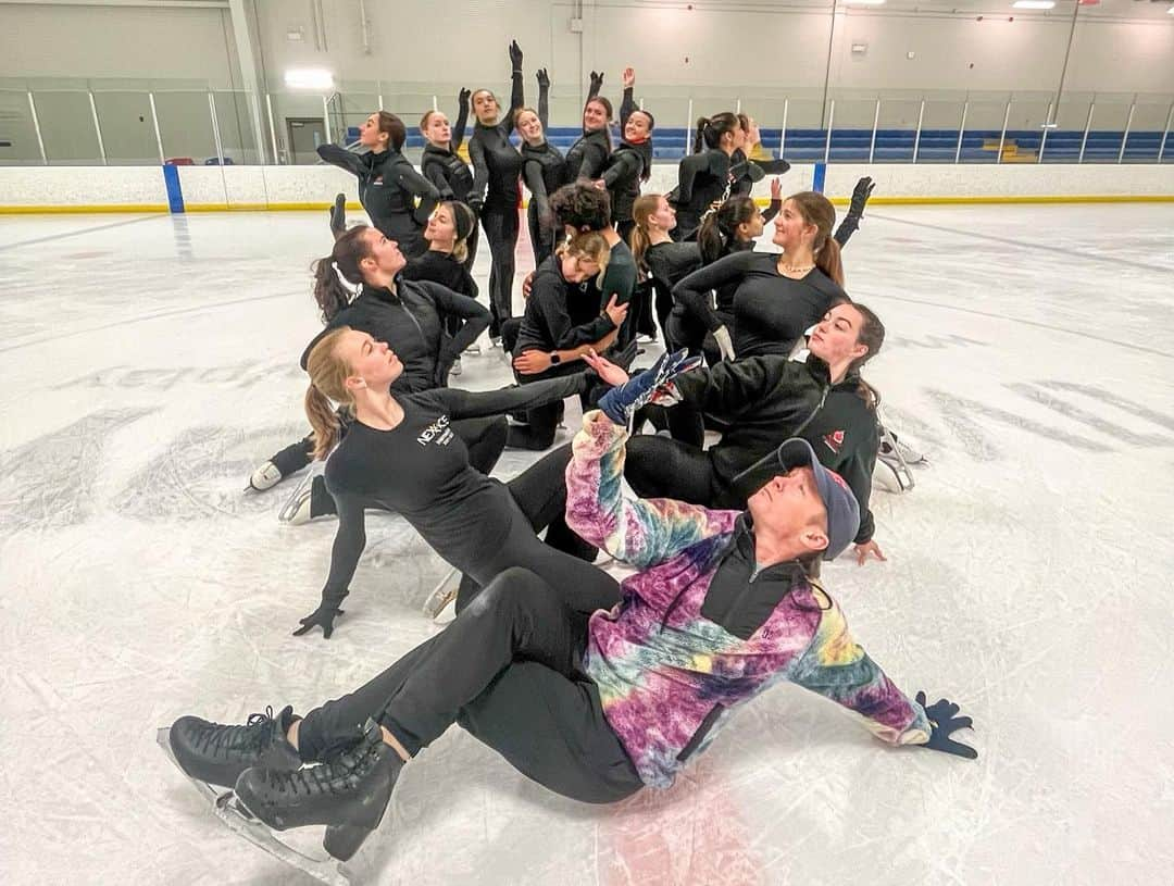 ジェレミー・アボットのインスタグラム：「Thank you @nexxicesr and @nexxiceelite12 for trusting me to help choreograph your programs this season as well as for being an incredible group of humans. It has been one of the most joyous skating experiences I have had the honor to participate in. I can’t wait to continue our work and to watch how your hard work and integrity will make these programs grow! #synchroftw」