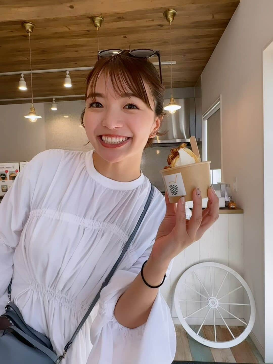 中谷萌のインスタグラム：「☀️🏄🌴🍨🪼🏖️  初高知！ サーフィン、ほとんどちゃんと 乗れてないです笑笑🥱🏄☀️  天気も良くて最高でした〜！  #dayoff #東洋町白浜ビーチ #高知 #sealani」