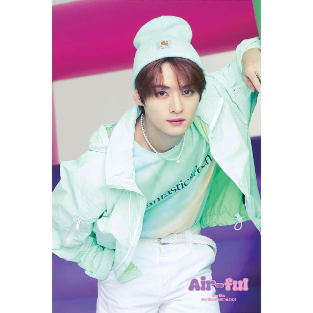 Stray Kidsのインスタグラム：「Stray Kids JAPAN SEASON’S GREETINGS 2024 "Air-ful"   Solo Teaser Image #LeeKnow   #StrayKids #スキズ #JAPAN_SEASONS_GREETINGS_2024 #Airful」