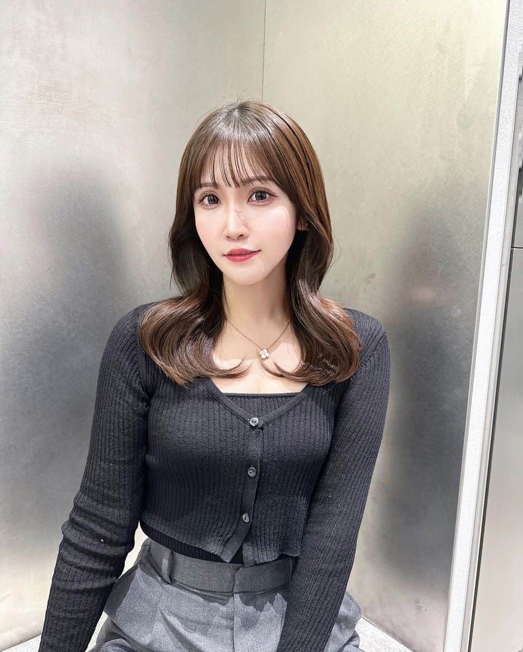 のインスタグラム：「cut ✁ ˊˎ˗  #royalparty #uniqlo #coty #ootd #outfit」