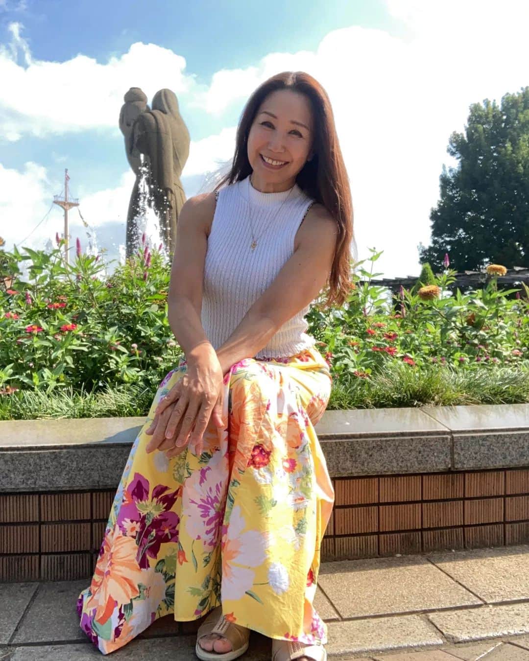 おかざきななのインスタグラム：「シャバット！ (ユダヤ人の安息日の習慣)  お仕事は面白いけど、 時々心に風を通してあげてね。  今日は、ふらっとお出かけ。 なんとなくここにたどり着きました。  気持ちいい！最高です😌💓  #シャバット #横浜 #山下公園」