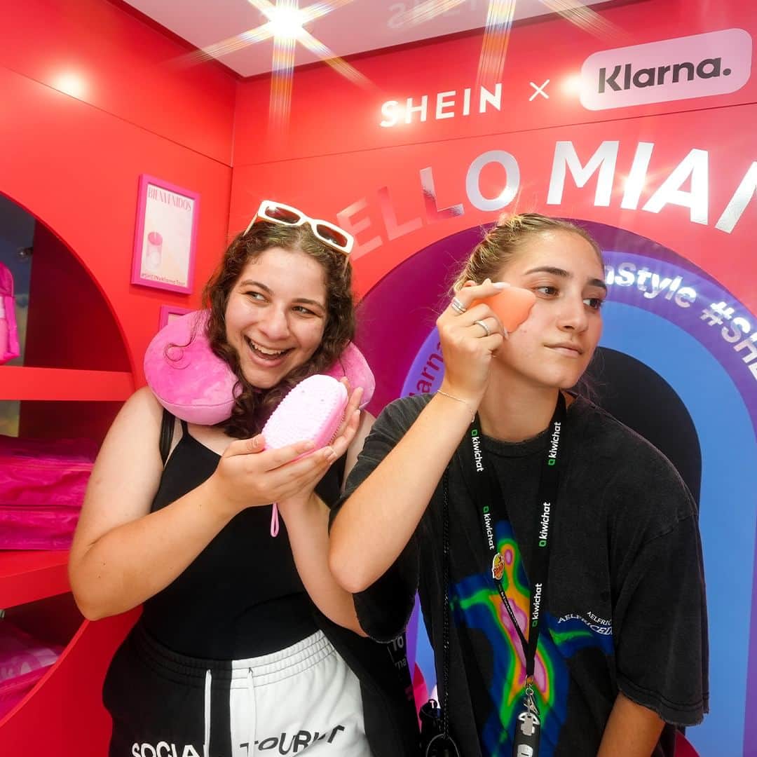 SHEINさんのインスタグラム写真 - (SHEINInstagram)「We can't stop reminiscing about the magic of our #SHEINXKlarnaTour showroom in Miami, FL ✨Check out some of our favorite moments from an amazing weekend. 📸💫  🔗:https://shein.shop/dvdr4di  #saveinstyle #SHEINforAll #MobileTour #Showroom #SHEINhome」9月28日 10時19分 - sheinofficial