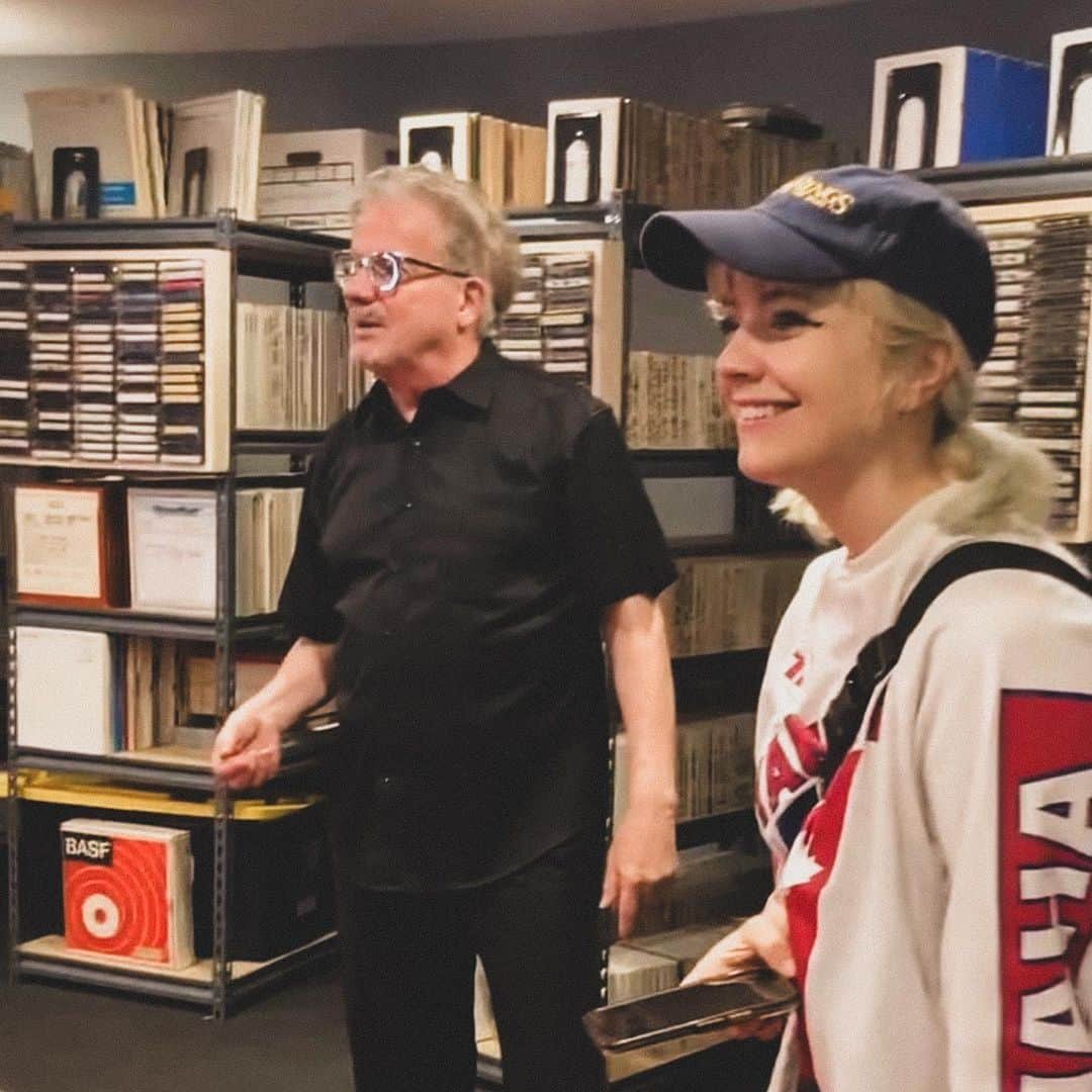 Computer Magicのインスタグラム：「Well, up there with one of the coolest experiences of my entire life!  Interviewed the legendary @markmothersbaugh of @clubdevo for @synth_history.  Photographer: @ambarbecutie  Camera and Lighting Assistant: @max_flick  BTS: @pastramiguy69  3D Miniature Print: Danny Baxter Special Thanks: @laurelstearns.  🙌」