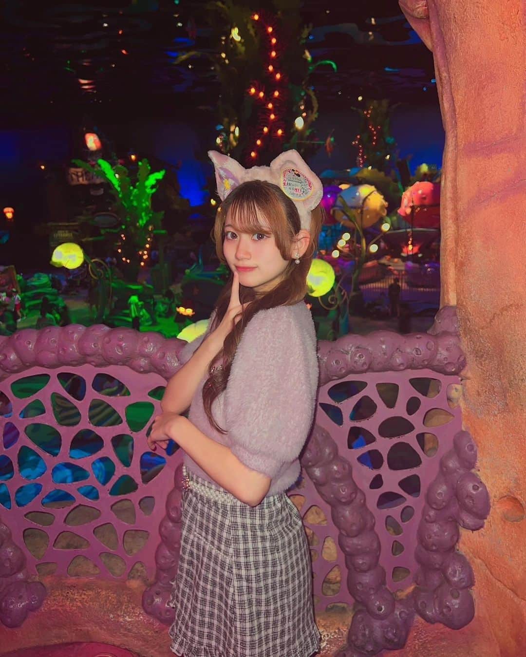 のインスタグラム：「🏰✨ 実羽ありがとう❤︎  #今日好き #カンヌン編  #シブサン #shibu3project #disneysea  #ディズニーシー  #フレンチガーリー  #ピンクコーデ  #リーナベルコーデ  #リーナベル #カチューシャ #2023 #9月26日 #jk #fjk #映えスポット」