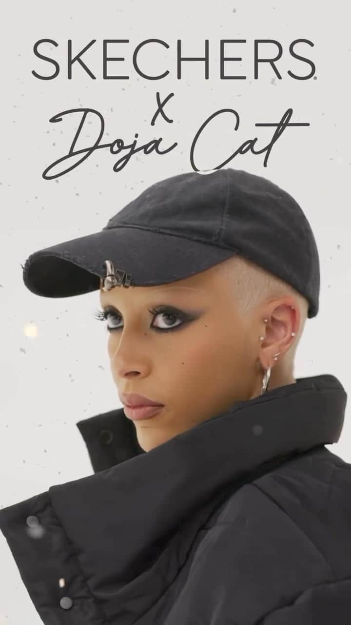のインスタグラム：「👊🏿👊🏿🙏🏿 @dojacat @skechers」