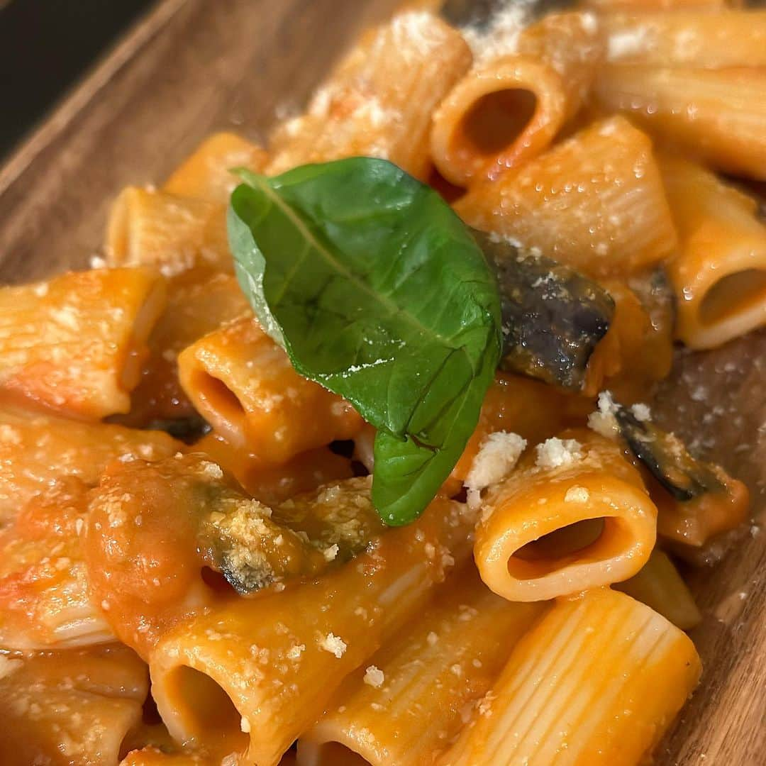 ベリッシモ・フランチェスコさんのインスタグラム写真 - (ベリッシモ・フランチェスコInstagram)「Buonooo!🍷Cacio e pepe in Takadanobaba😂🍝 高田馬場で美味しいカチョエペペを頂きました🍽️✨ Dopo l’allenamento una buona Cacio e pepe alla Trattoria Pizzeria Casasola…daje👍 #ベリッシモ #料理研究家 #francescobellissimo #trattoriapizzeriacasasola #トラットリアピッツェリアカサソーラ #カサソーラ #高田馬場 #ローマ料理 #ローマ人 #カチョエペペ #cacioepepe #brasaola #italianstyle #italian #cucinaitaliana #cucinaromana #spqr #高田馬場グルメ #高田馬場ディナー #高田馬場イタリアン #料理研究家ベリッシモ #食べ歩き #東京駅グルメ #vitamondana  #イタリアンシェフ #イタリア料理研究家 #enjoyfood #romanità #foodporn #foodstagram」9月28日 10時58分 - bellissimoyoshi