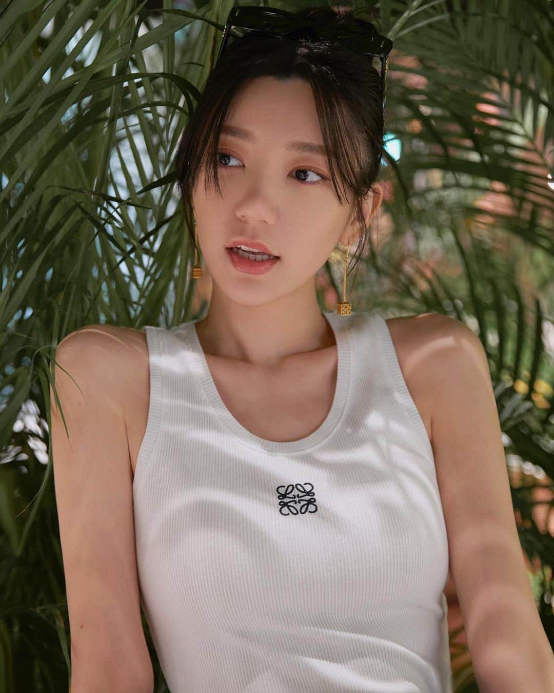 パフ・クオのインスタグラム：「：  跟著LOEWE遊巴黎🇫🇷  . . .  @LOEWE #LOEWE」