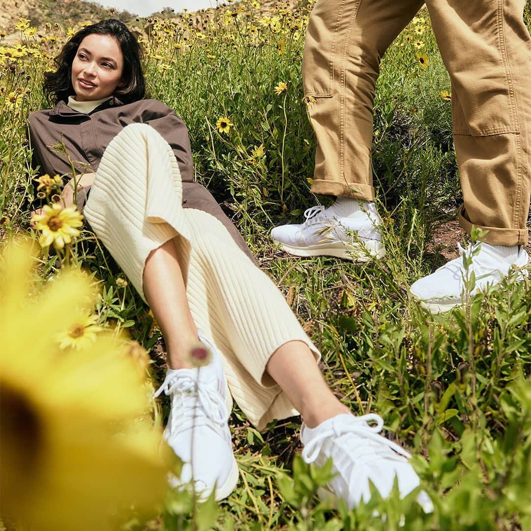 ASICS Americaさんのインスタグラム写真 - (ASICS AmericaInstagram)「We're making choices for the Earth. The GEL-LYTE™ III CM 1.95 sneaker, now featuring the lightest carbon footprint on the sneaker market today (based on available industry data for life cycle CO₂e emissions as of Sep. 2023). ​  Learn more about our sustainability initiative by visiting the 🔗 in our bio. #ASICSSustainability」9月28日 2時11分 - asics