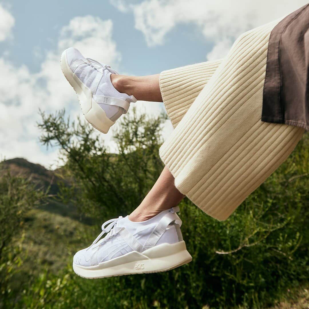 ASICS Americaさんのインスタグラム写真 - (ASICS AmericaInstagram)「We're making choices for the Earth. The GEL-LYTE™ III CM 1.95 sneaker, now featuring the lightest carbon footprint on the sneaker market today (based on available industry data for life cycle CO₂e emissions as of Sep. 2023). ​  Learn more about our sustainability initiative by visiting the 🔗 in our bio. #ASICSSustainability」9月28日 2時11分 - asics
