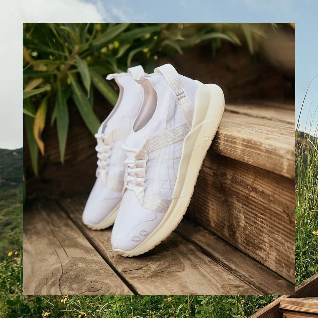ASICS Americaさんのインスタグラム写真 - (ASICS AmericaInstagram)「We're making choices for the Earth. The GEL-LYTE™ III CM 1.95 sneaker, now featuring the lightest carbon footprint on the sneaker market today (based on available industry data for life cycle CO₂e emissions as of Sep. 2023). ​  Learn more about our sustainability initiative by visiting the 🔗 in our bio. #ASICSSustainability」9月28日 2時11分 - asics
