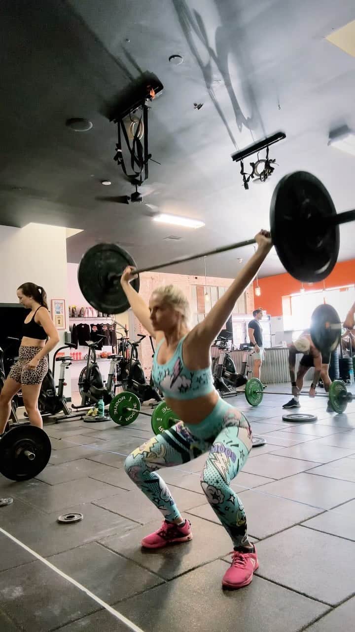 のインスタグラム：「Snatch, overhead squat, snatch #crossfit #snatch #overheadsquat #barbell」