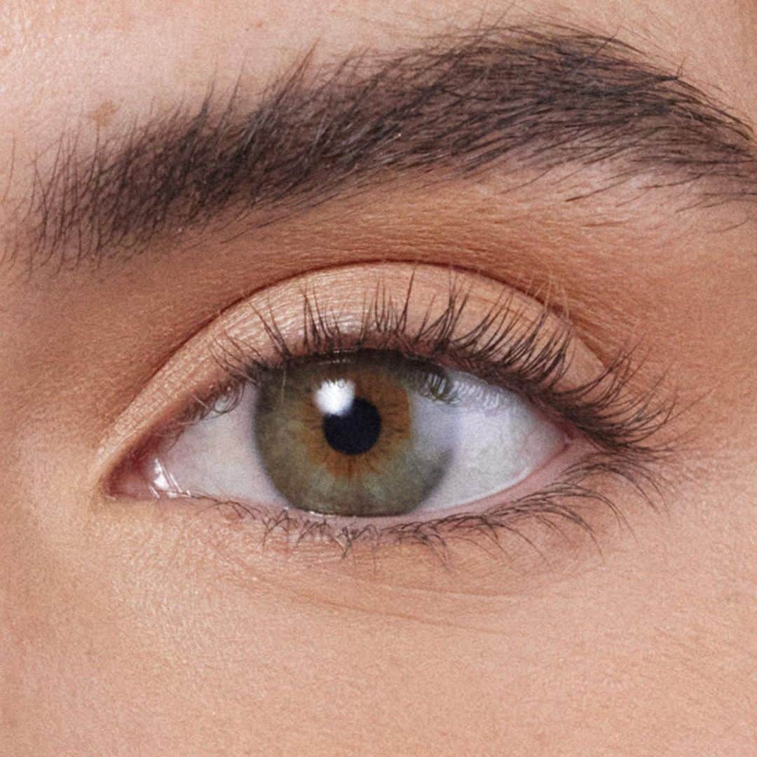 Anastasia Beverly Hillsさんのインスタグラム写真 - (Anastasia Beverly HillsInstagram)「The difference 3 coats of #ABHLashSculpt makes 😮‍💨 Swipe to see the before 👀 Grab yours now @nordstrombeauty!  #AnastasiaBeverlyHills #NordstromBeauty」9月28日 3時00分 - anastasiabeverlyhills