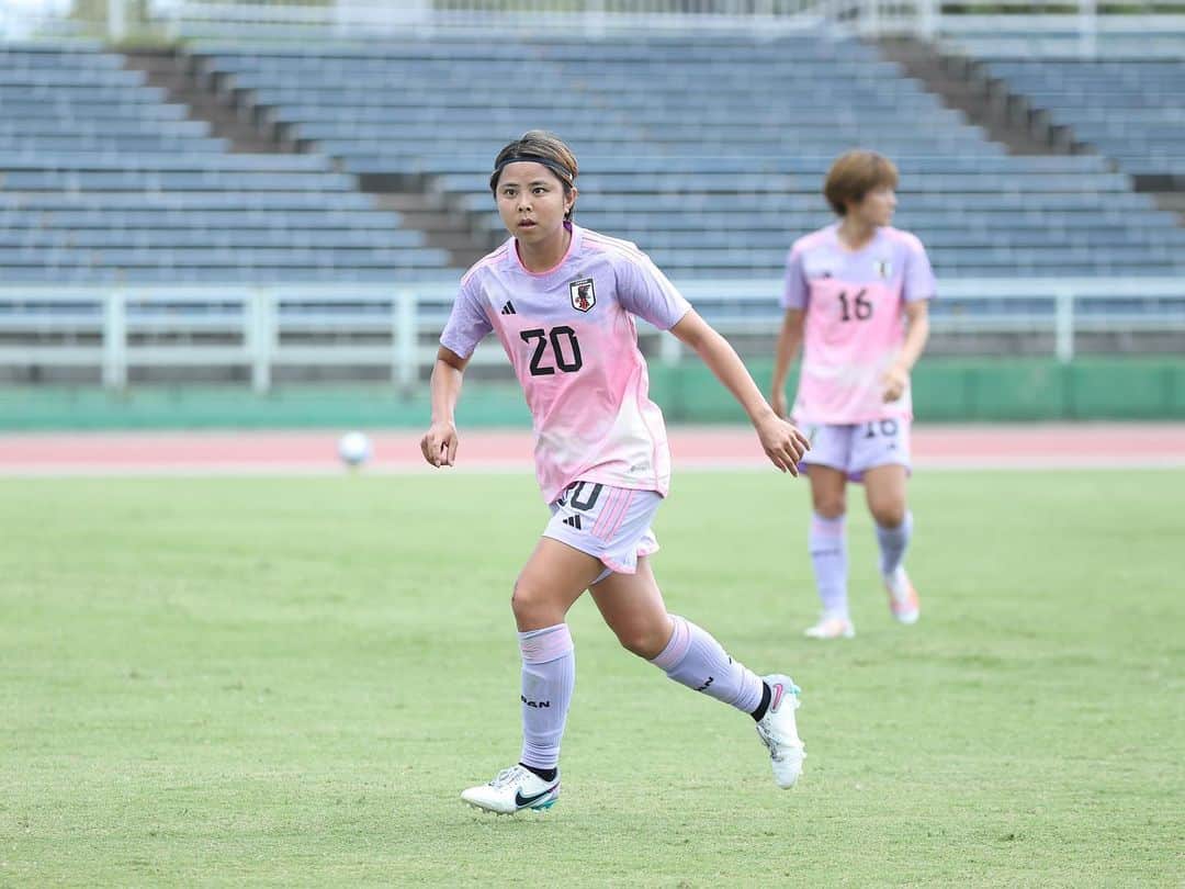 三浦成美のインスタグラム：「アメリカに戻りました🇯🇵🇺🇸 本当に沢山の応援ありがとうございました！ 特別な場所だなと改めて感じました。 自チームに戻り、日々高みを目指して取り組んでいきます！ ©︎JFA #なでしこジャパン #女子サッカー」