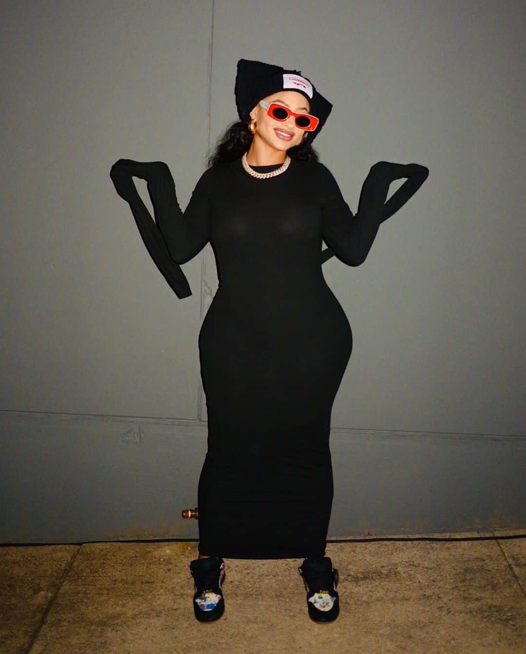 Tori Hughesさんのインスタグラム写真 - (Tori HughesInstagram)「Like Fortnite Imma need your skin 🖤🤪😏  Dress : @fashionnova 🔥」9月28日 3時11分 - toribrixx