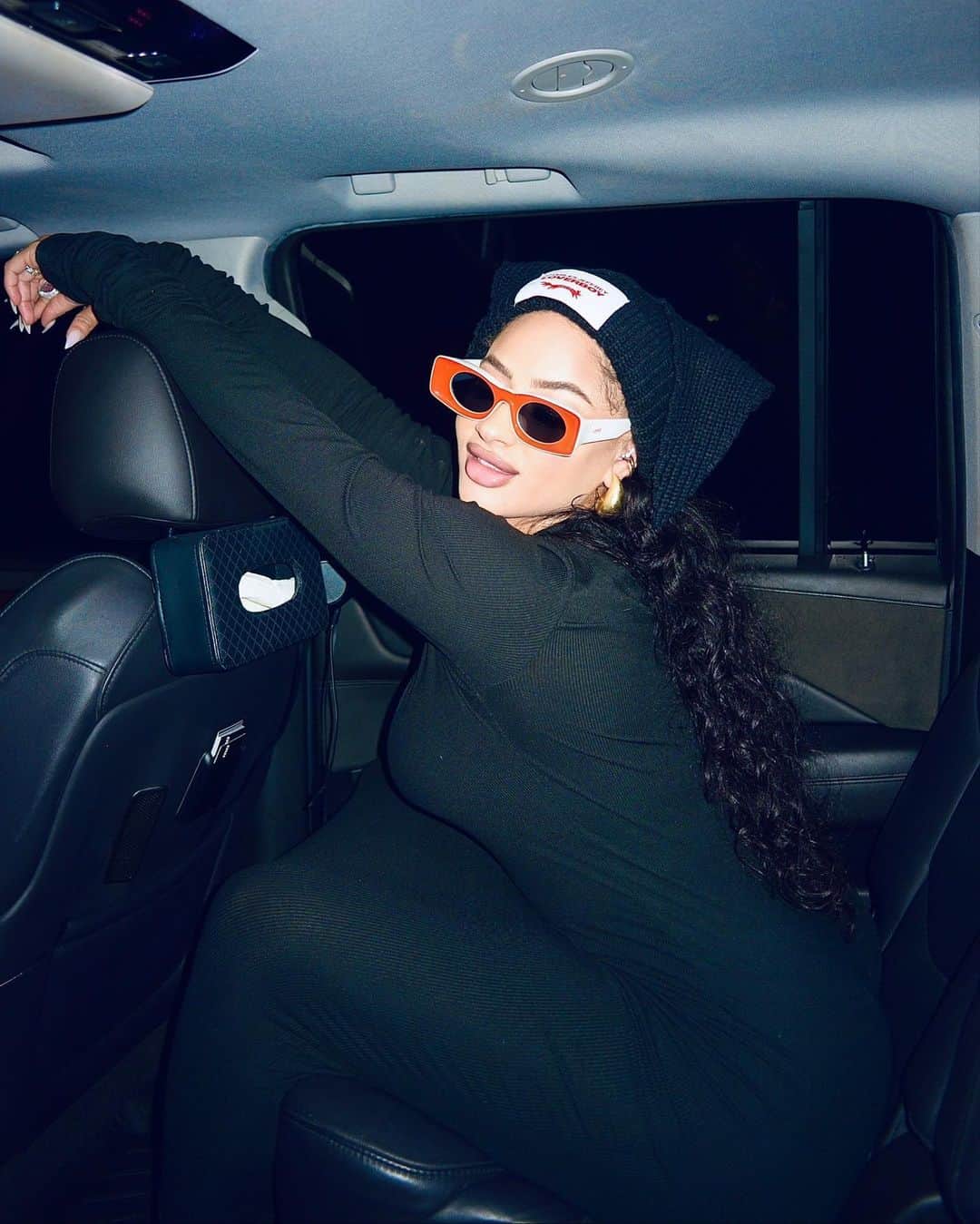 Tori Hughesさんのインスタグラム写真 - (Tori HughesInstagram)「Like Fortnite Imma need your skin 🖤🤪😏  Dress : @fashionnova 🔥」9月28日 3時11分 - toribrixx