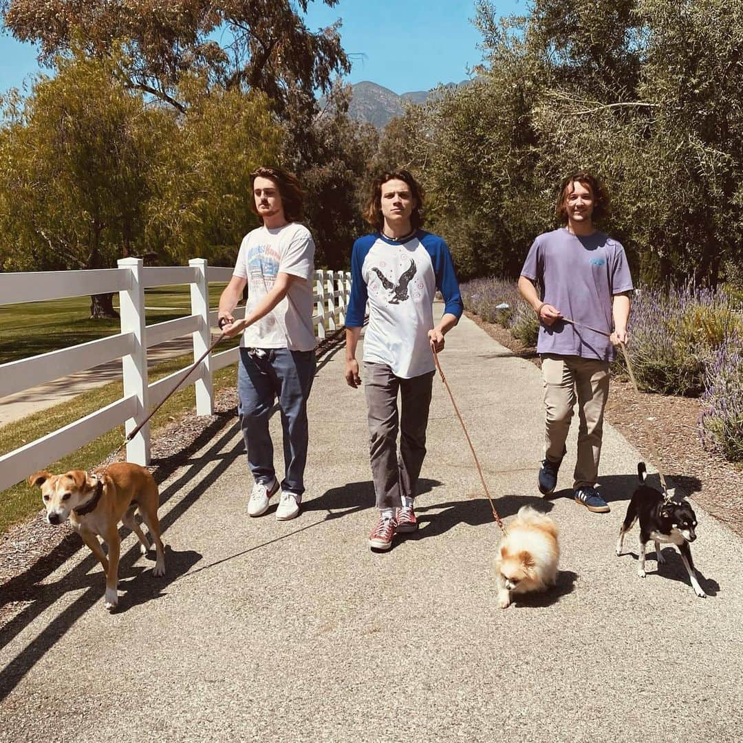 ピエール・ブーヴィエのインスタグラム：「Stoked on this banger I co-wrote and produced for @sittingonstacy 🔥🔥🔥. Go check it out! These boys rock.  Thanks @allbuttonsin for crushing this mix.  #cremebrulee #sittingonstacy」