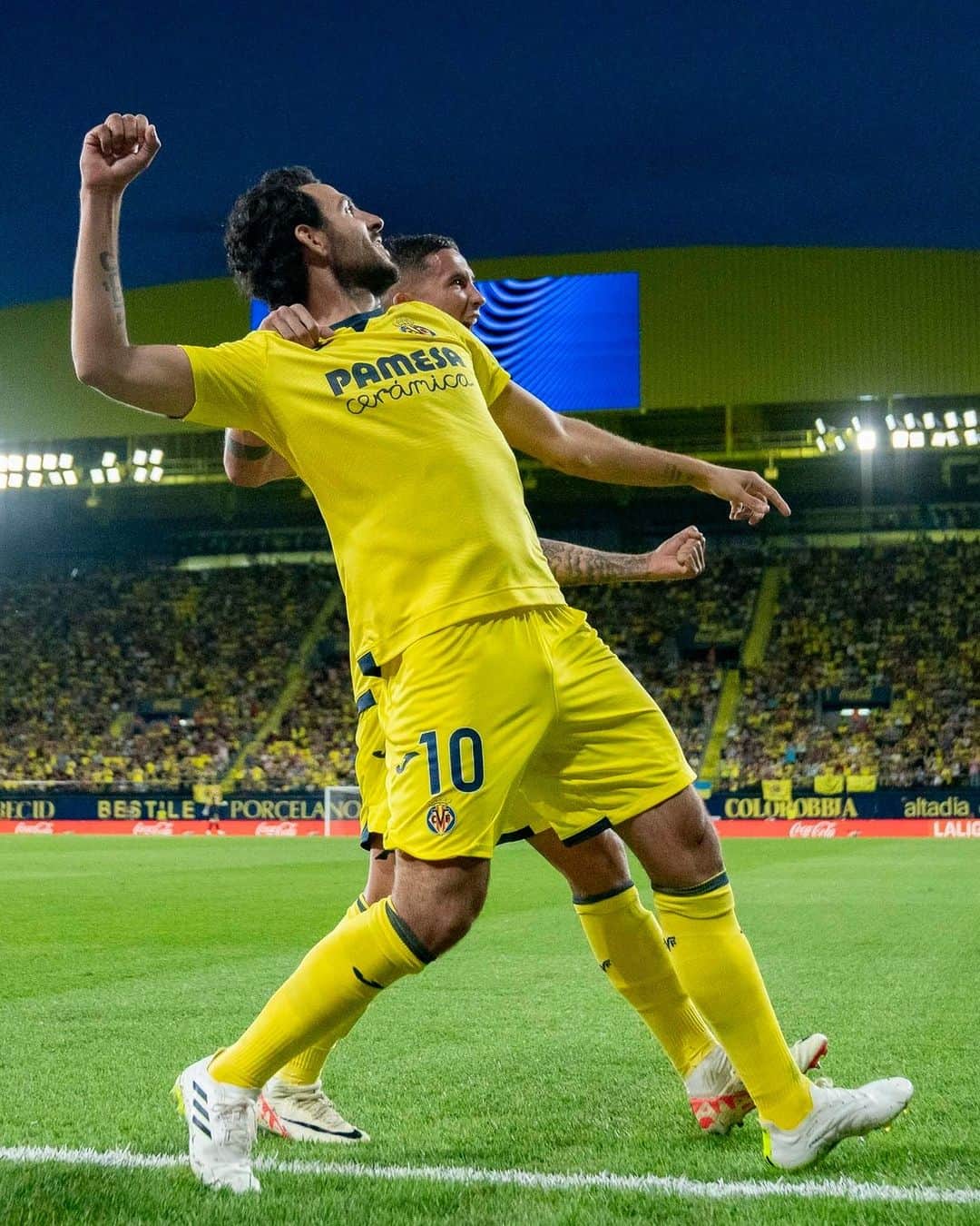 ビジャレアルCFのインスタグラム：「Daniiiii  #VillarrealGirona」