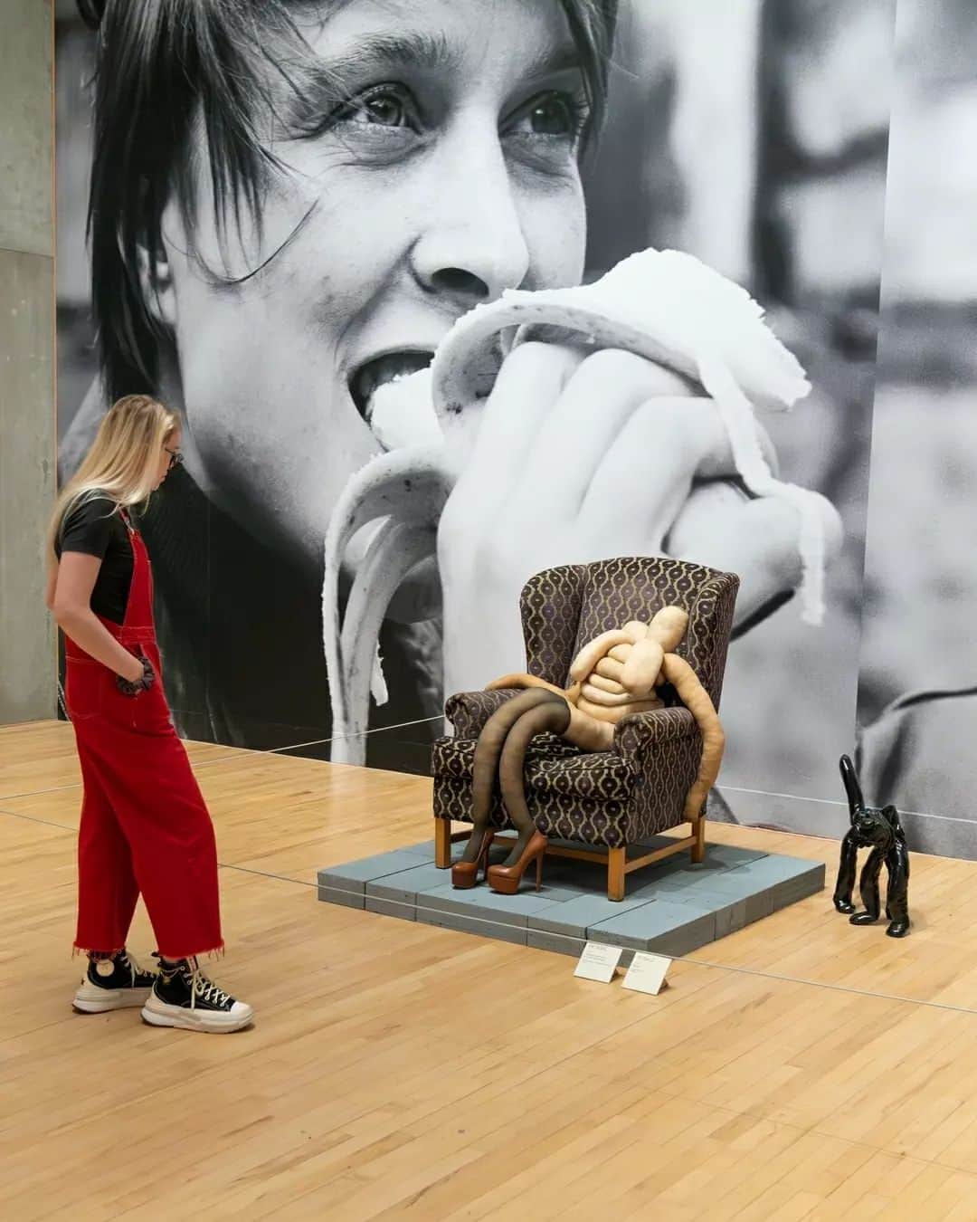 テート・ギャラリーさんのインスタグラム写真 - (テート・ギャラリーInstagram)「Provocative, brash and tender — with a side of bananas. 🍌 #SarahLucas's 'HAPPY GAS' is sure to make you look twice.   👠🪑🍆  Lucas's new solo exhibition explores the whole spectrum of what it means to be human. Her self-portraits, soft sculpture figures and installations share a characteristic humour and daring that break boundaries and taboos, creating a gallery experience unlike any other. Expect fleshy torsos, suspended spheres of squishy breasts, and platform stilettos.   👀 See for yourself—'HAPPY GAS' opens tomorrow at Tate Britain. #HappyGas」9月28日 3時20分 - tate