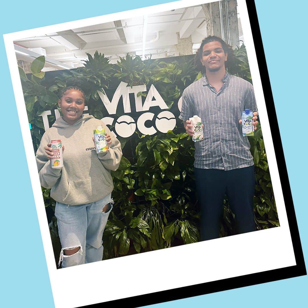 Vita Coco Coconut Waterのインスタグラム：「We have some new coconuts at our NYC HQ! We’re thrilled to partner with Genesys Works, a non-profit focused on creating roadmaps for high school students and providing skills training and confidence through work experience and mentoring.  This year, two of their students will be entering our young leaders program, where they’ll be navigating through the different Vita Coco departments to explore potential career interests. We’re so excited for a year of learning and growth with our newest coconuts.」