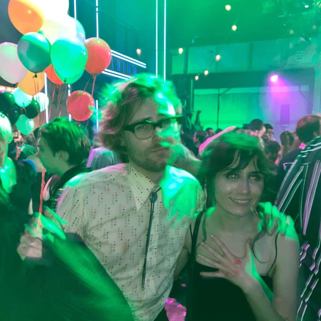 バーティ・ギルバートのインスタグラム：「when i was 16, i stumbled upon something called 'the drowned man'. with no prior knowledge or notion of what 'immersive theatre' meant, it was an experience that sincerely changed my life. it was bioshock, it was twin peaks, it was the wickerman. it was all of the above, and it was something entirely new.   for years, i would try to describe to friends who didn't go why it was so special, what the punch drunk secret sauce is. but it was impossible. when i heard about the burnt city, their first full-fledged production in london for almost a decade, the spark i felt as a teenager was reignited.   for me, the burnt city was a vast puzzle and a social hub. imagine if your local cafe had lore. after attending almost 30 performances, i am gutted to say goodbye but grateful for the memories.   formative, seminal, really really good.  thank you @punchdrunkint」