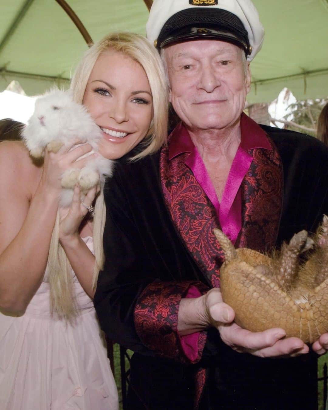 クリスタル・ハリスさんのインスタグラム写真 - (クリスタル・ハリスInstagram)「It's been six years since Hef's passing. At times, the memory remains as vivid as if it happened yesterday, while in other moments, it feels like a lifetime has passed. ⁣ ⁣ It's a period that's truly irreplaceable and incomparable. The world has undergone significant transformations since then.⁣ ⁣ It was a genuinely surreal experience to be a part of Hugh Hefner's world. He undeniably lived life on his own terms.⁣ ⁣ 1. A photo of me now. The version of myself I like the most. Captured by @jackguyphotography⁣ ⁣ 2. An Easter at the Mansion with Hef.⁣ ⁣ 3. The Playboy Mansion as I remember it.⁣ ⁣ 4. At the base of the stairs in the great hall at one of many infamous movie nights. ⁣ ⁣ #playboymansion #hughhefner #onlysaygoodthings⁣」9月28日 4時33分 - crystalhefner