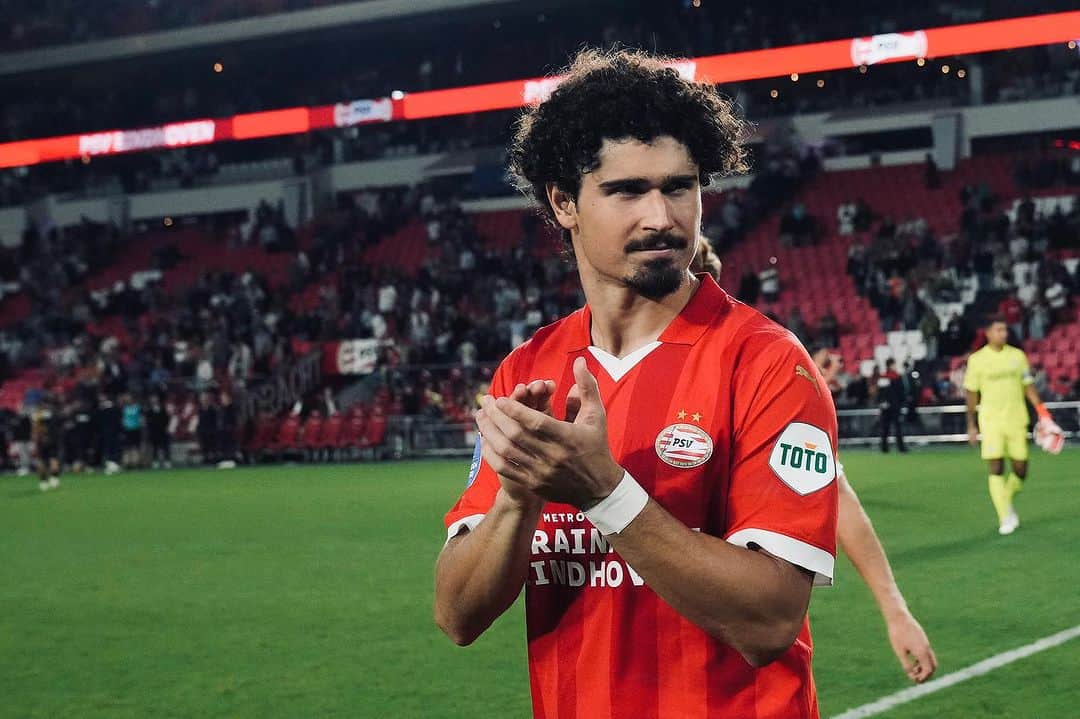 アンドレ・ラマーリョさんのインスタグラム写真 - (アンドレ・ラマーリョInstagram)「Well done, boys. 3 more points and another clean sheet. Thanks for your support. 🙏🏼👊🏼」9月28日 4時45分 - ramalho92