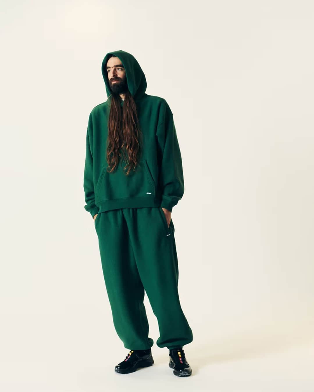 HYPEBEASTさんのインスタグラム写真 - (HYPEBEASTInstagram)「@palaceskateboards has introduced its latest collection featuring a casual range of genderless sweats.⁠ ⁠ Dubbed “Drop 1,” the lineup includes a colorful array of hoodies, T-shirts and joggers, all of which adopt baggier fits and wide-cropped cuts for maximal comfort. In lieu of relying on the power of its logo, Palace’s loungewear appears almost entirely plain (aside from minuscule iconography etched onto the outskirts of each piece). ⁠ ⁠ Here, the London skate label lets its color story do the talking, with a bevy of classic collegiate tones, including navy, forest green, grey, ecru, baby pink and stone. The collection is set to drop beginning September 29.⁠ Photo: Palace」9月28日 4時50分 - hypebeast