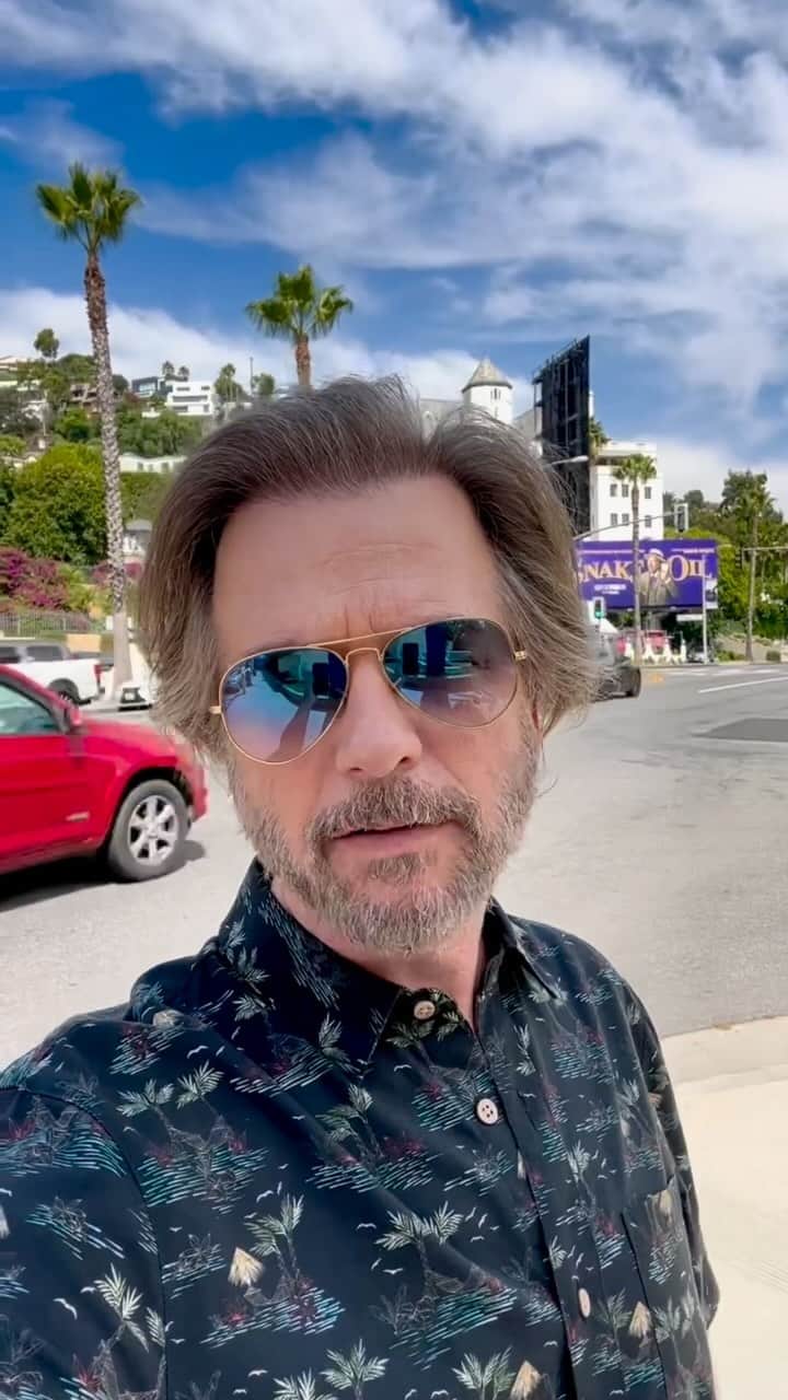 デヴィッド・スペードのインスタグラム：「PREMIERES TONIGHT! On FOX 9 PT. Tune that shit in.」
