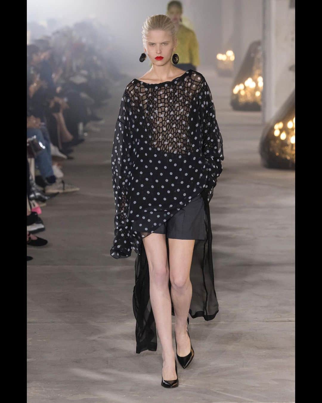 アンダーカバーのインスタグラム：「#UNDERCOVER 2024 Spring - Summer Women’s Collection "Deep Mist"  #アンダーカバー」